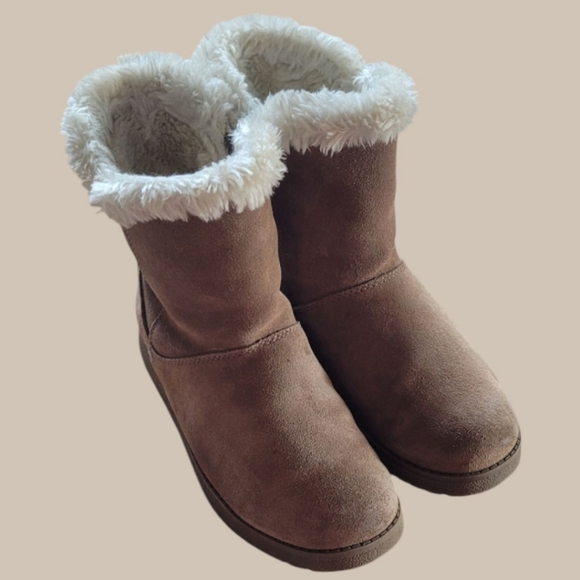 WOMEN'S UNIVERSAL THREAD SHEARLING STYLE BOOTS W/SUEDE & FAUX FUR LINING SZ. 7 - Picture 1 of 6